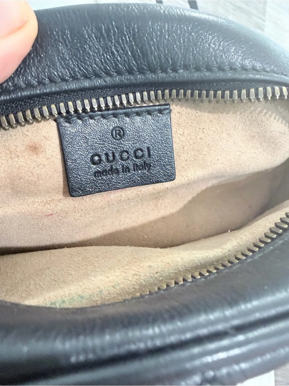 Gucci Black GG Marmont Round Crossbody - Picture 6 of 8